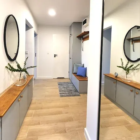 Miedzynarodowa National Stadium By Mia Appartamento